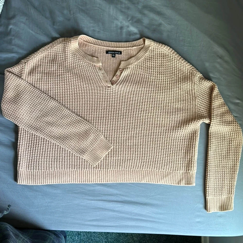 Sweater - Picture 1 of 2